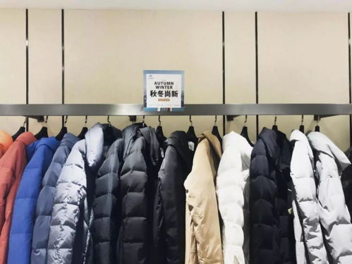 靠天吃飯？廣州服裝市場(chǎng)迎采購(gòu)狂潮，訂單激增30%，批發(fā)商排隊(duì)拿貨忙